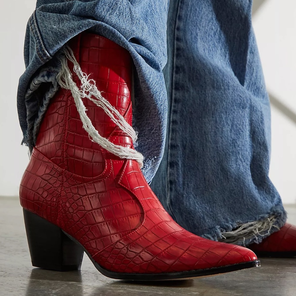 FREE PEOPLE WESTERN BOOTS - VEGAN DALEY ANKLE
